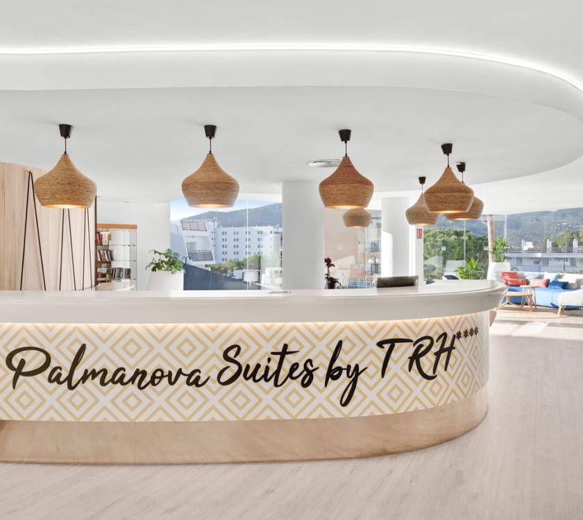 Recepción Hotel Palmanova Suites by TRH Magaluf